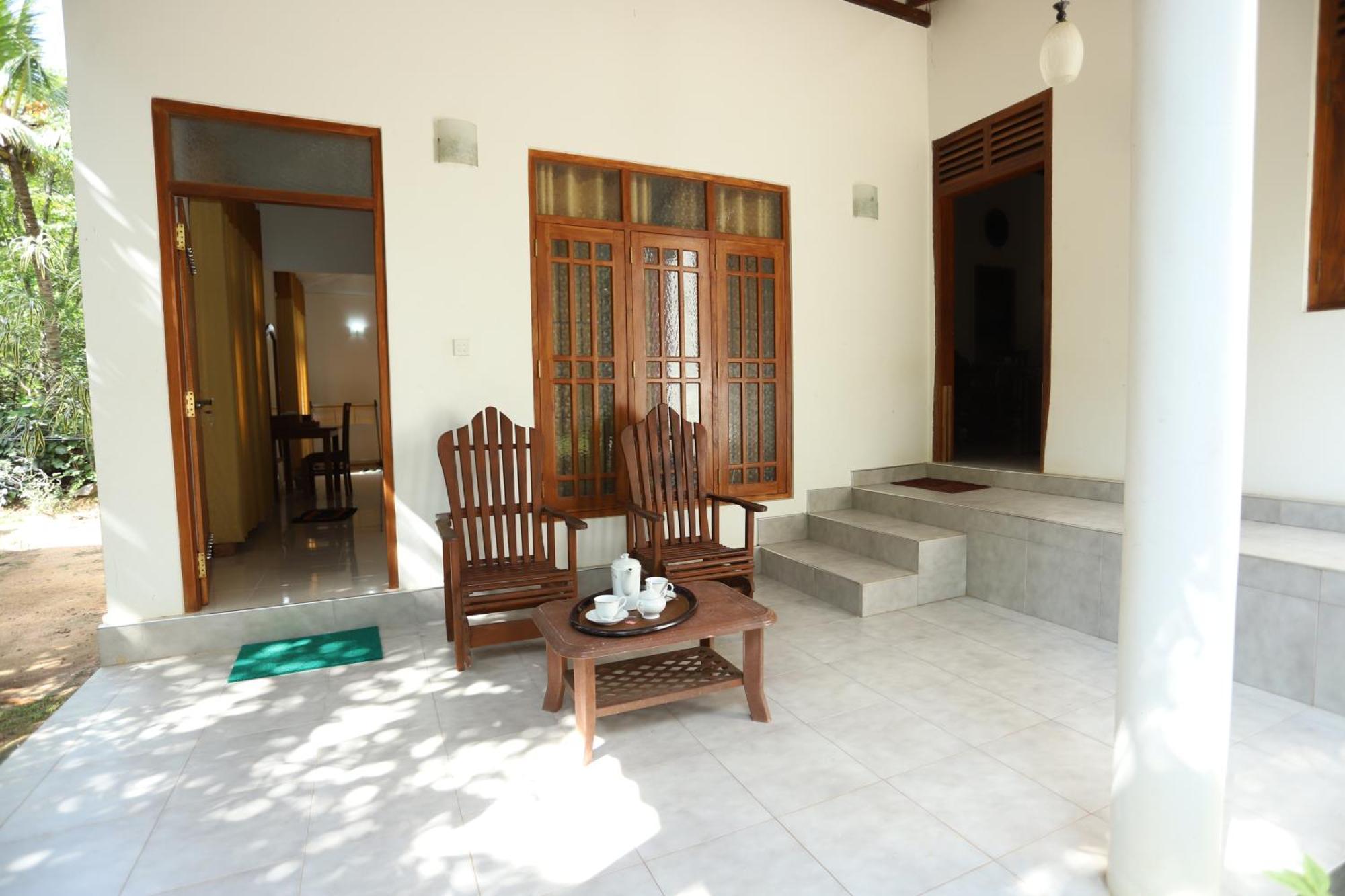 Serene Home Stay Udawalawe Buitenkant foto