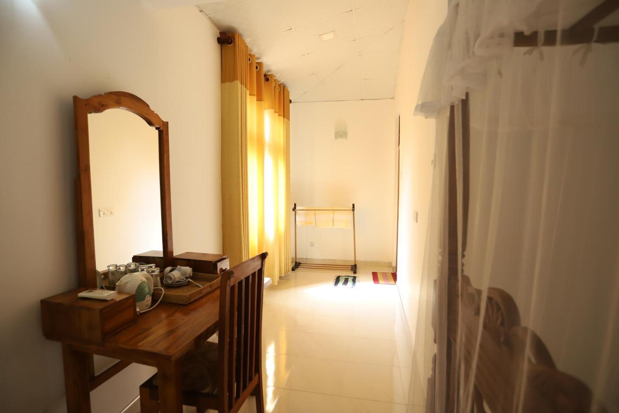 Serene Home Stay Udawalawe Buitenkant foto